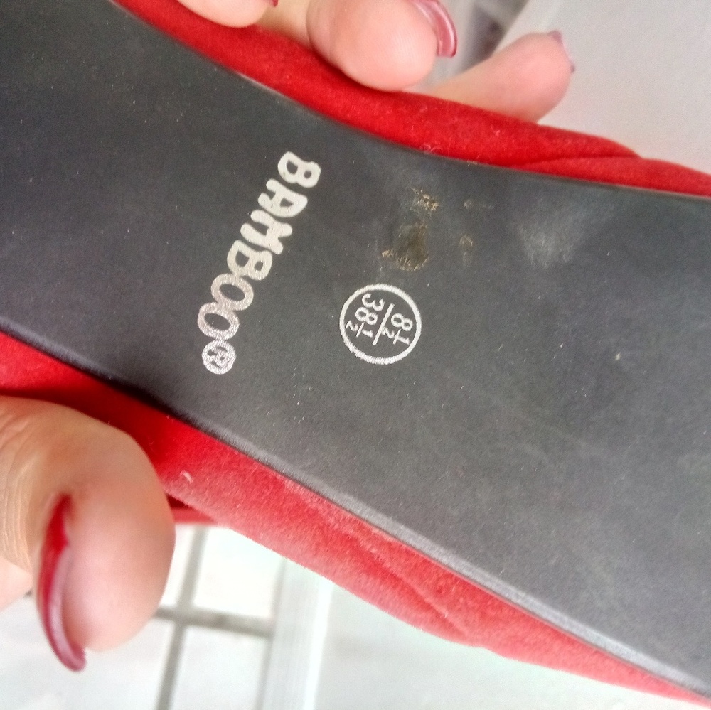 Red pump's - Picture 3 of 4